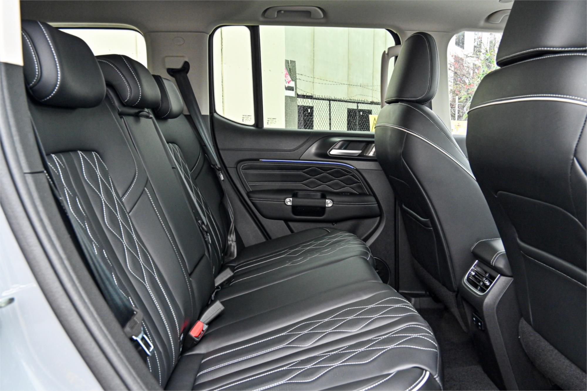 2026 GWM TANK 300 MY26 LUX PHEV 9 SP AUTOMATIC 4D WAGON