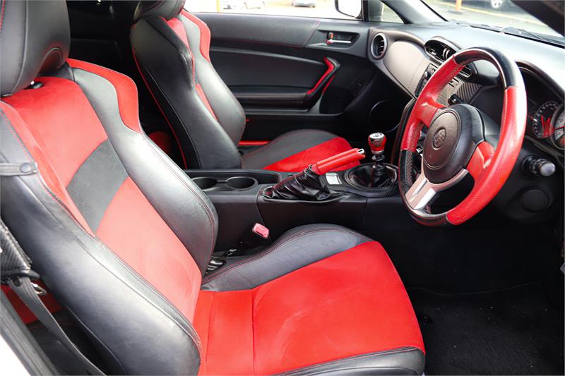 2015 TOYOTA 86 ZN6 MY15 GTS BLACKLINE 6 SP MANUAL SEDAN