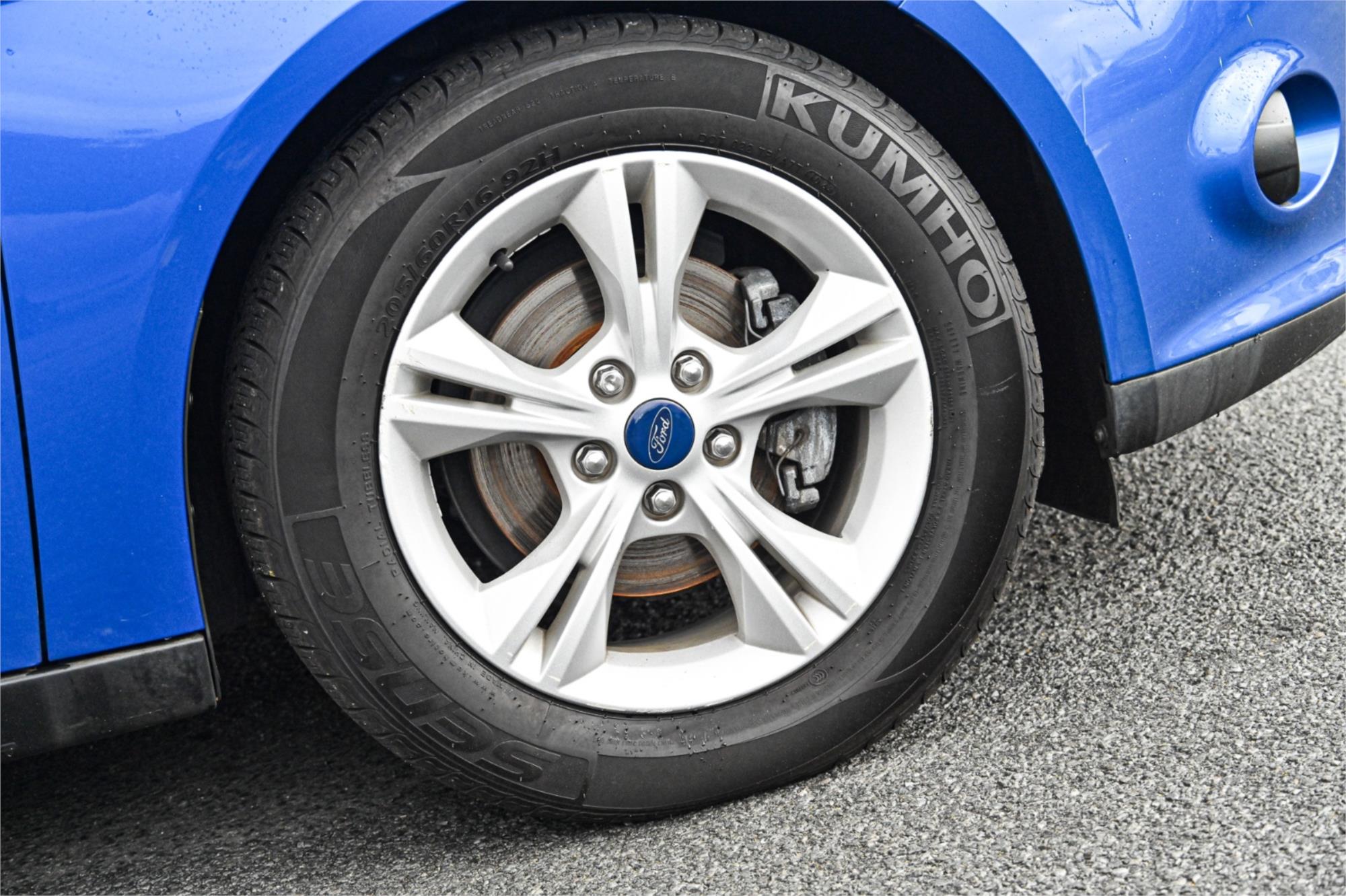 2013 FORD FOCUS LW MK2 TREND 6 SP AUTOMATIC 5D HATCHBACK