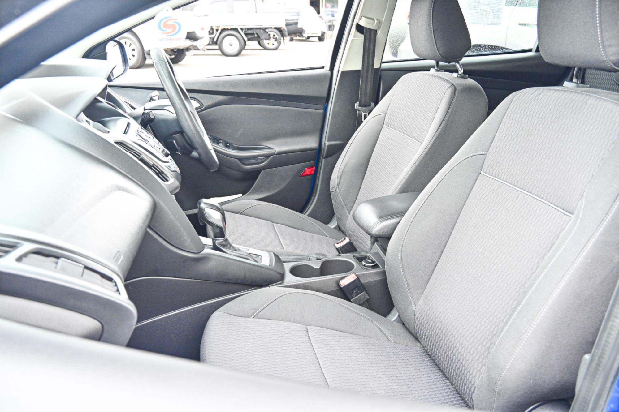 2013 FORD FOCUS LW MK2 TREND 6 SP AUTOMATIC 5D HATCHBACK