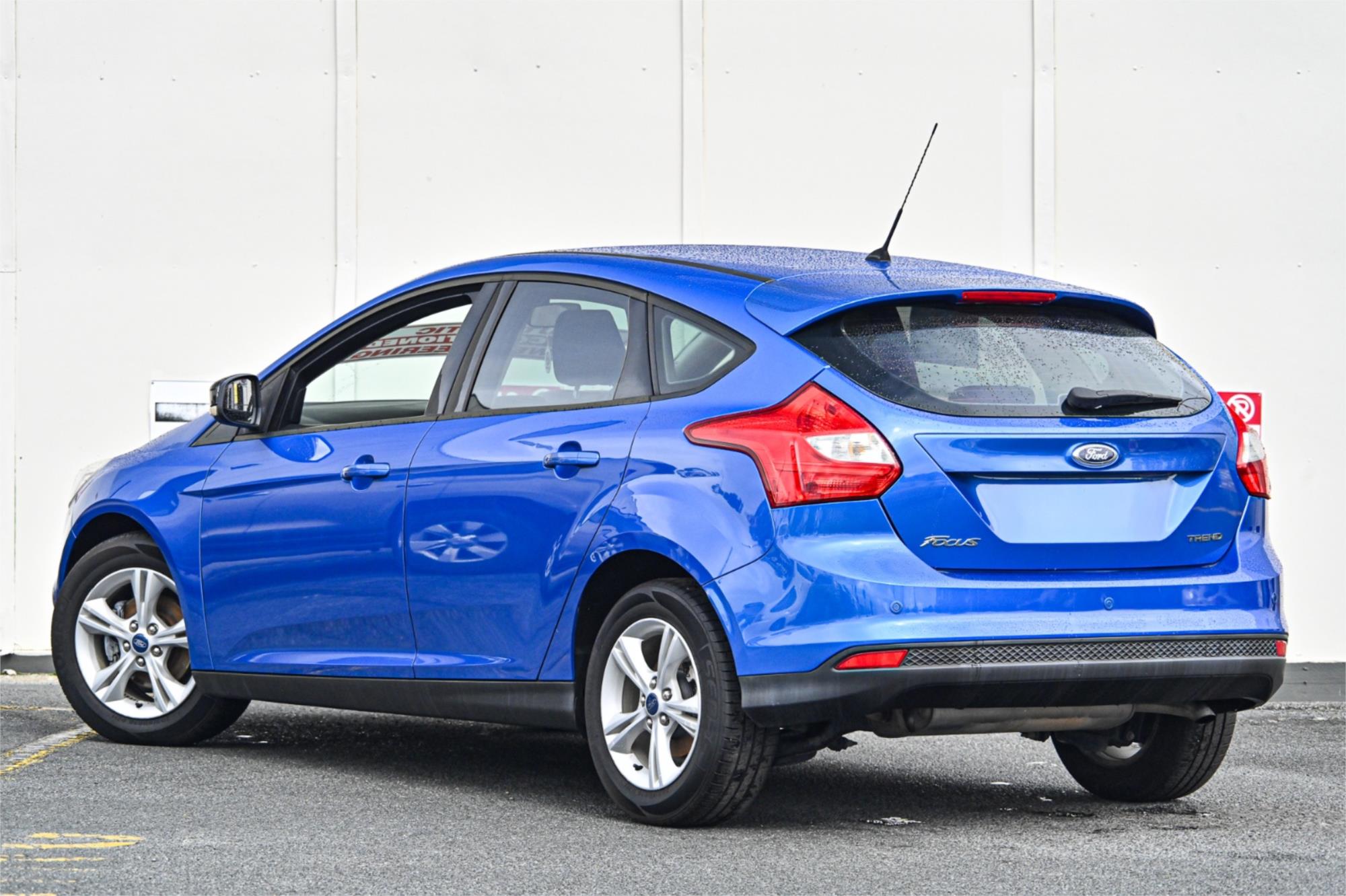 2013 FORD FOCUS LW MK2 TREND 6 SP AUTOMATIC 5D HATCHBACK