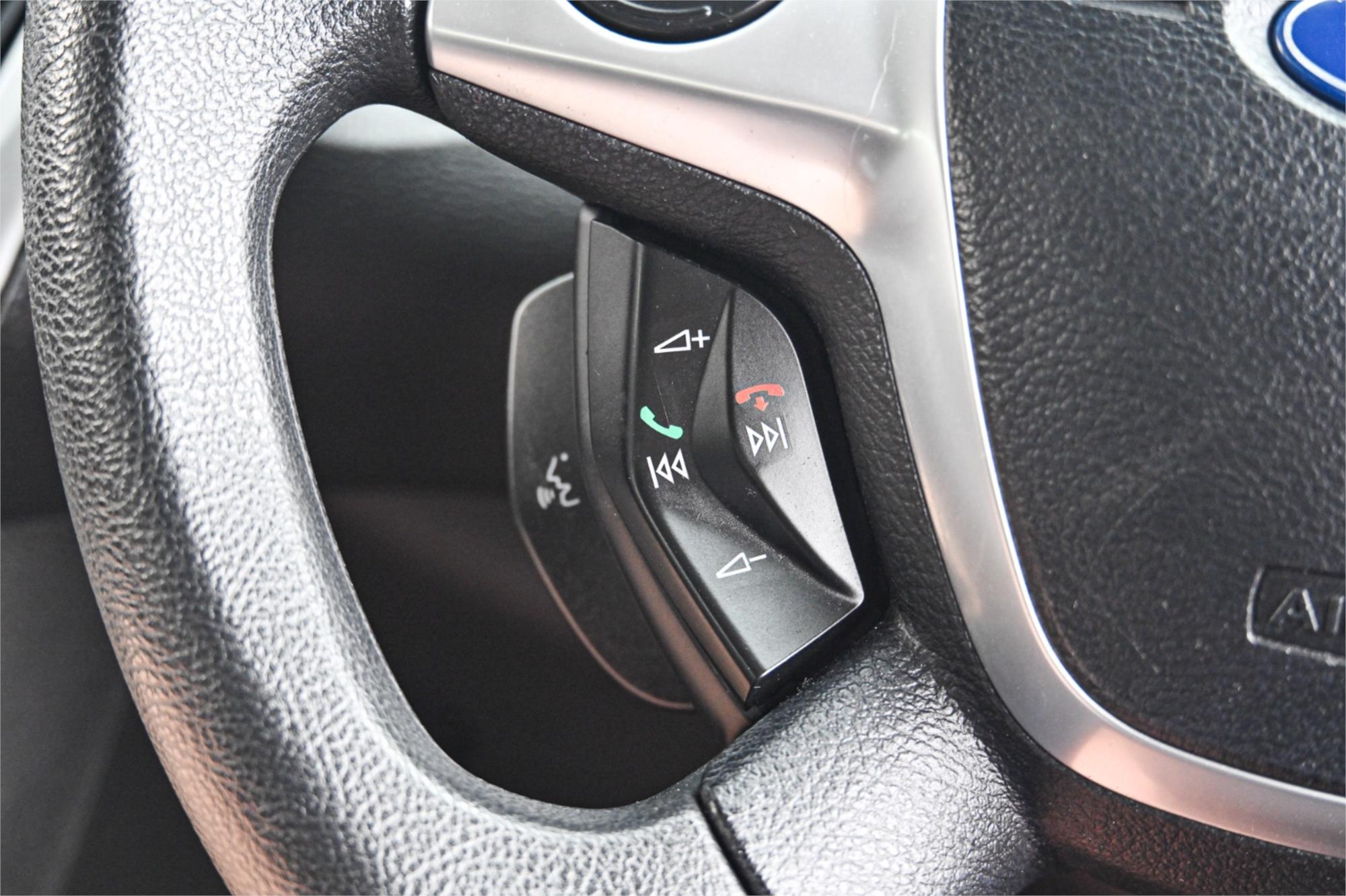 2013 FORD FOCUS LW MK2 TREND 6 SP AUTOMATIC 5D HATCHBACK