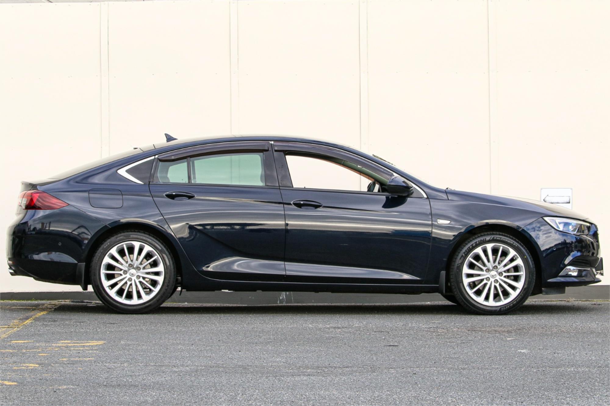 2018 HOLDEN CALAIS ZB 8 SP AUTOMATIC 5D LIFTBACK