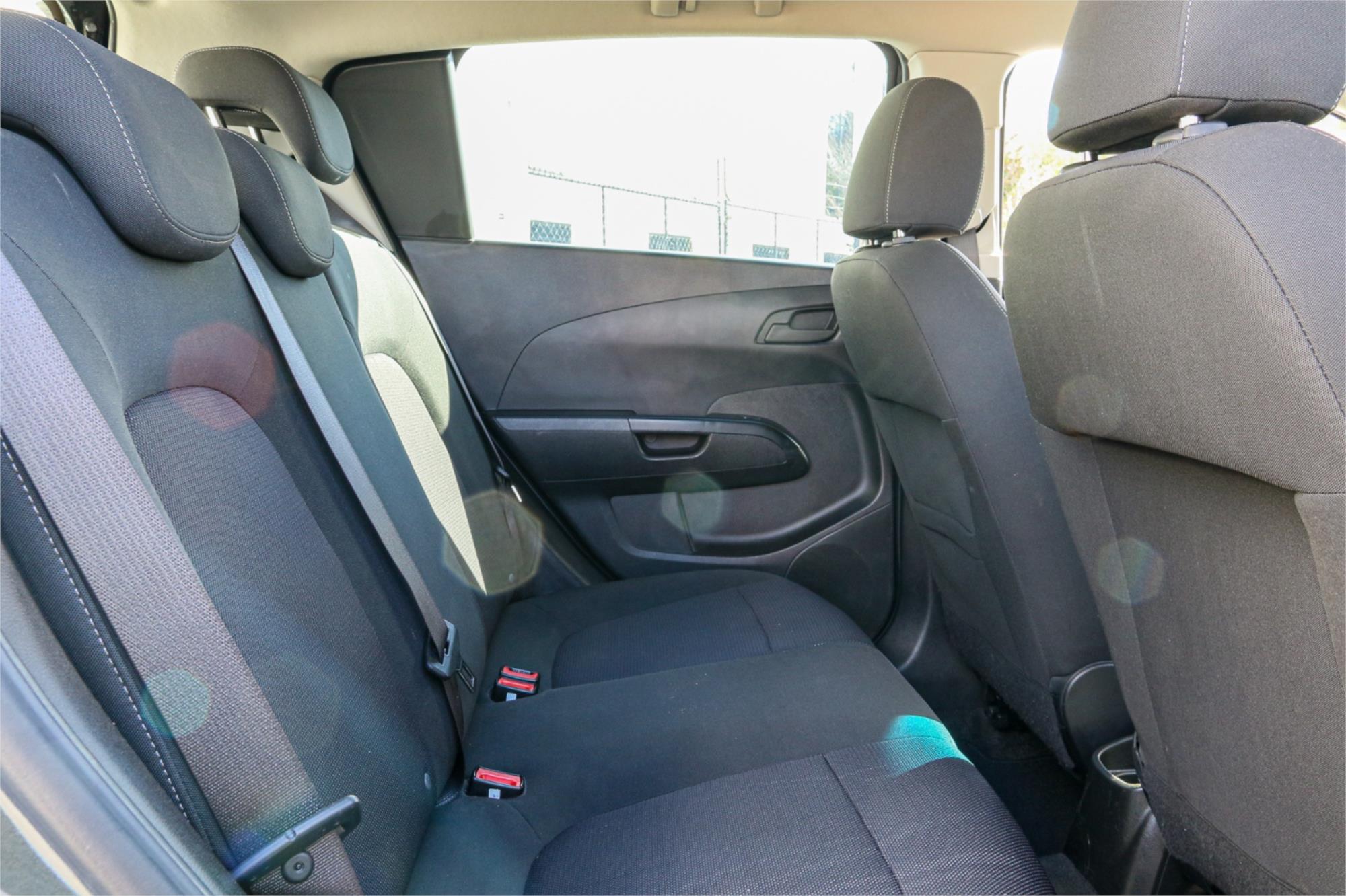2015 HOLDEN BARINA TM MY15 CD 6 SP AUTOMATIC 5D HATCHBACK