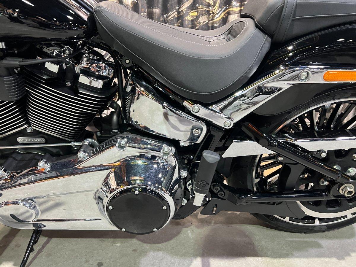 2026 HARLEY-DAVIDSON FXBR BREAKOUT (117) CRUISER