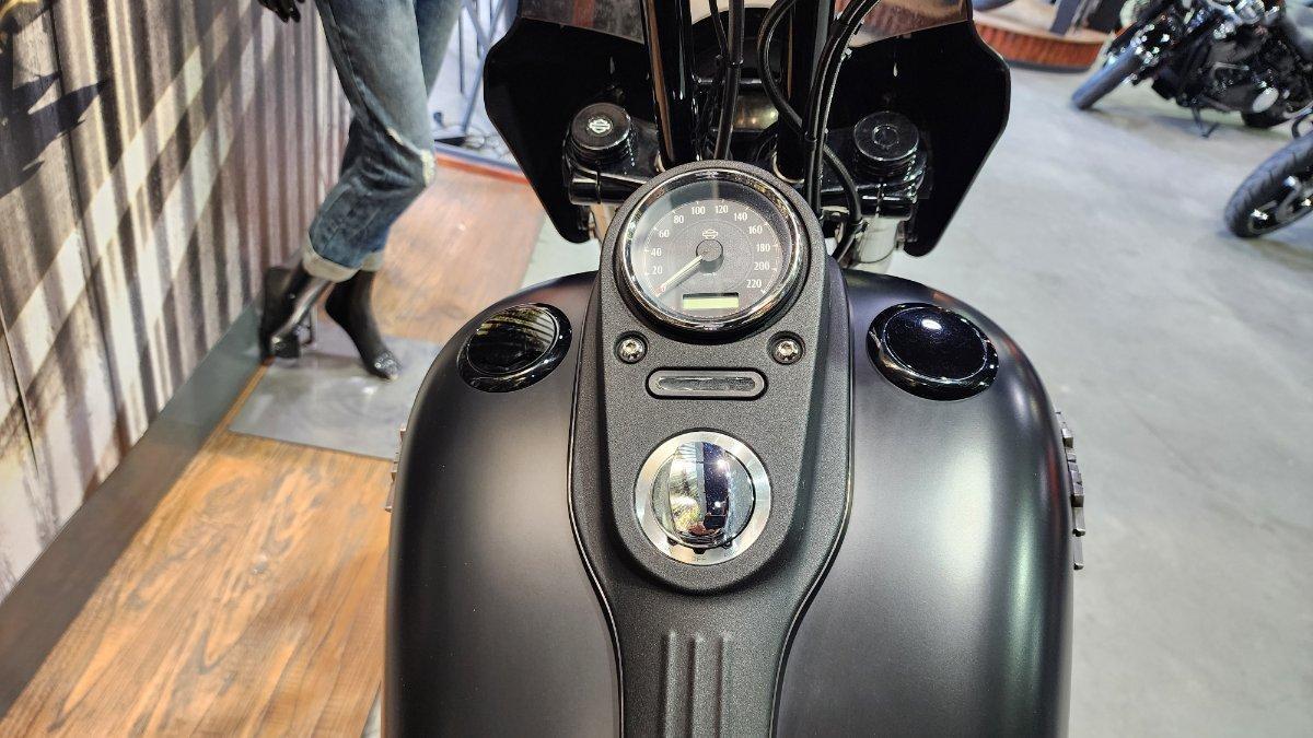 2017 HARLEY-DAVIDSON FXDB STREET BOB CRUISER