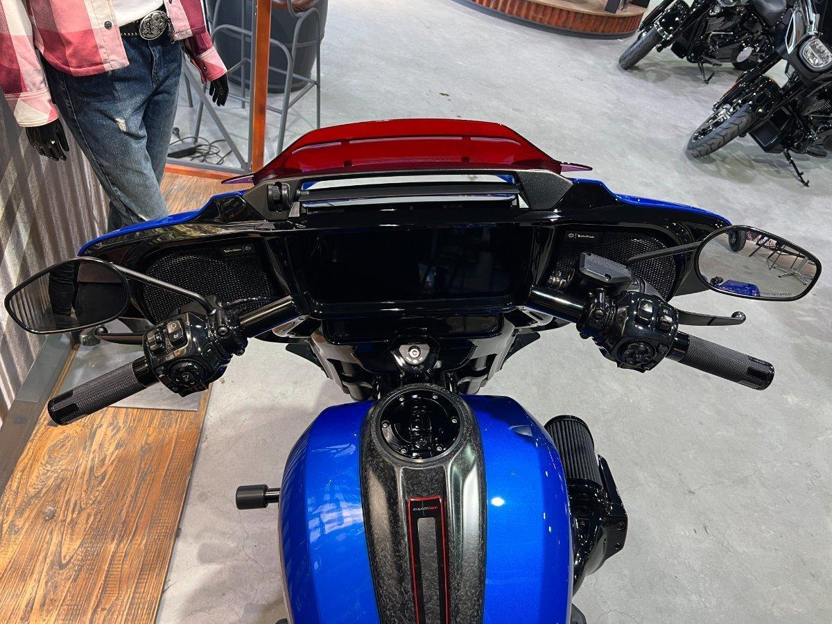 2026 HARLEY-DAVIDSON FLHXSTSE CVO STR GLIDE ST(121) CRUISER