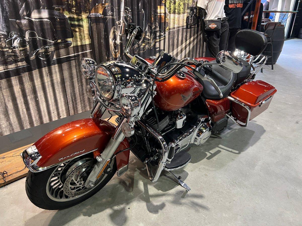 2011 HARLEY-DAVIDSON FLHR ROAD KING CRUISER