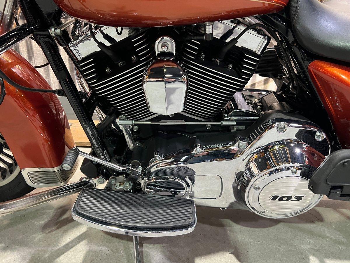 2011 HARLEY-DAVIDSON FLHR ROAD KING CRUISER