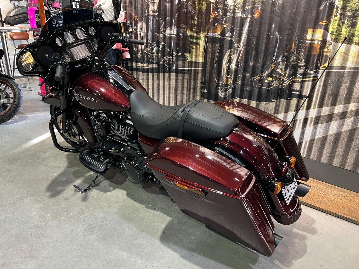 2018 HARLEY-DAVIDSON FLHXS STREET GLIDE SPECIAL CRUISER