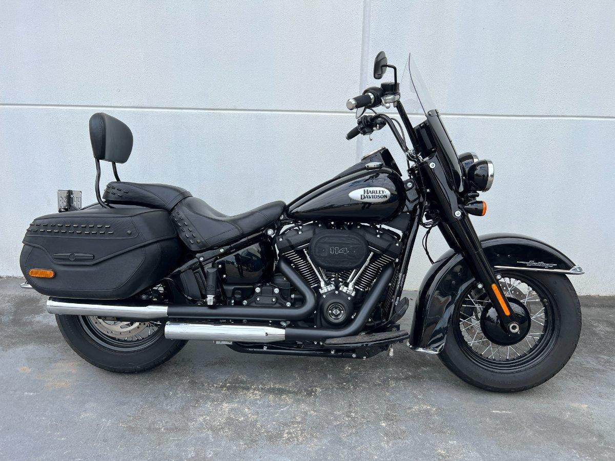 2023 HARLEY-DAVIDSON FLHCS HERITAGE CLASSIC 114 CRUISER