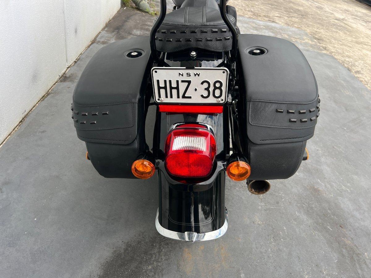 2023 HARLEY-DAVIDSON FLHCS HERITAGE CLASSIC 114 CRUISER