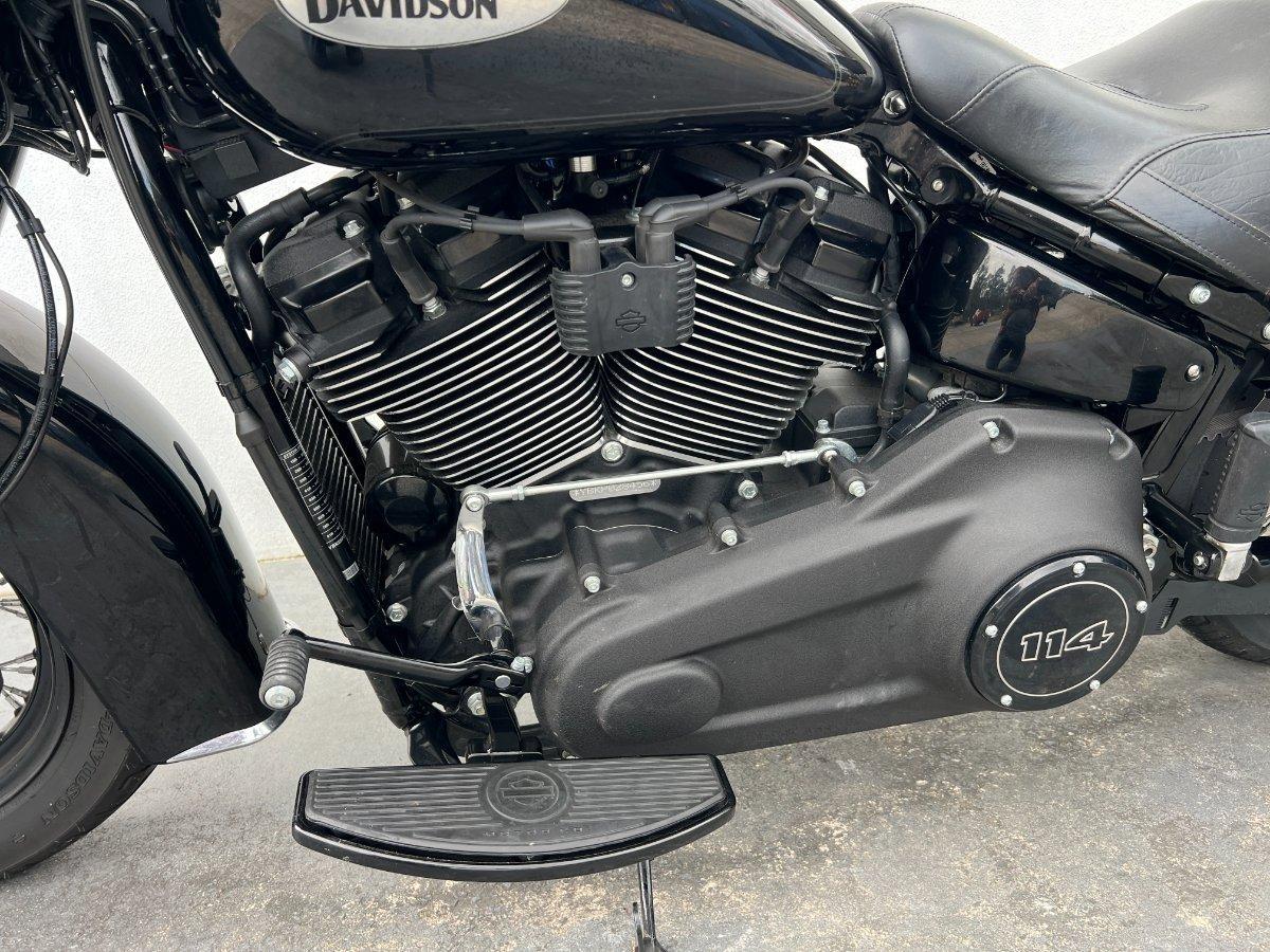 2023 HARLEY-DAVIDSON FLHCS HERITAGE CLASSIC 114 CRUISER