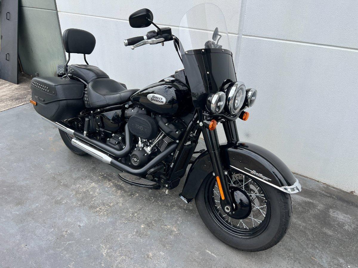 2023 HARLEY-DAVIDSON FLHCS HERITAGE CLASSIC 114 CRUISER