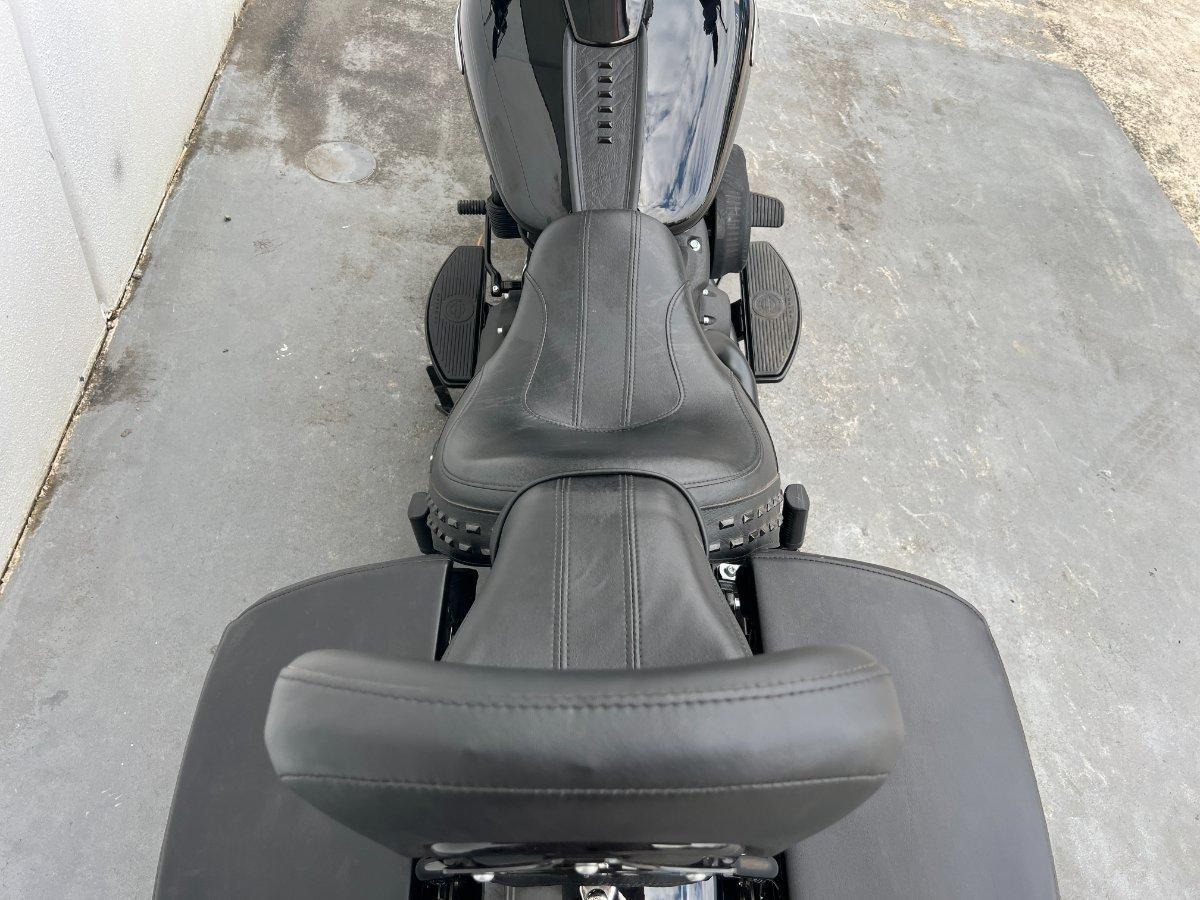 2023 HARLEY-DAVIDSON FLHCS HERITAGE CLASSIC 114 CRUISER