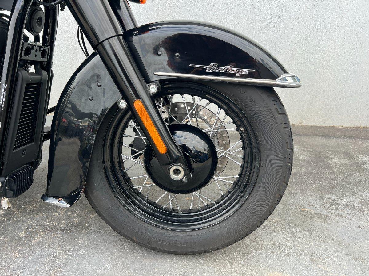 2023 HARLEY-DAVIDSON FLHCS HERITAGE CLASSIC 114 CRUISER