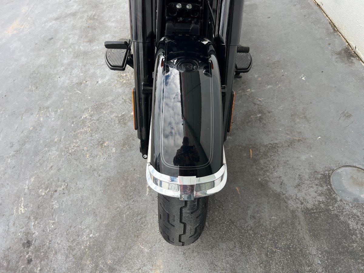 2023 HARLEY-DAVIDSON FLHCS HERITAGE CLASSIC 114 CRUISER