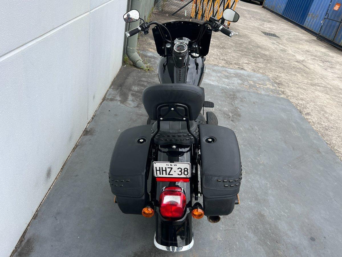 2023 HARLEY-DAVIDSON FLHCS HERITAGE CLASSIC 114 CRUISER