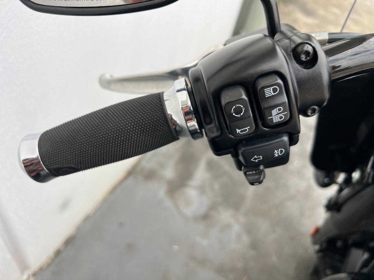 2023 HARLEY-DAVIDSON FLHCS HERITAGE CLASSIC 114 CRUISER