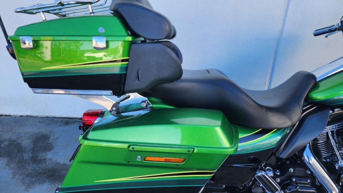 2011 HARLEY-DAVIDSON FLHXSE2 CVO STREET GLIDE CRUISER