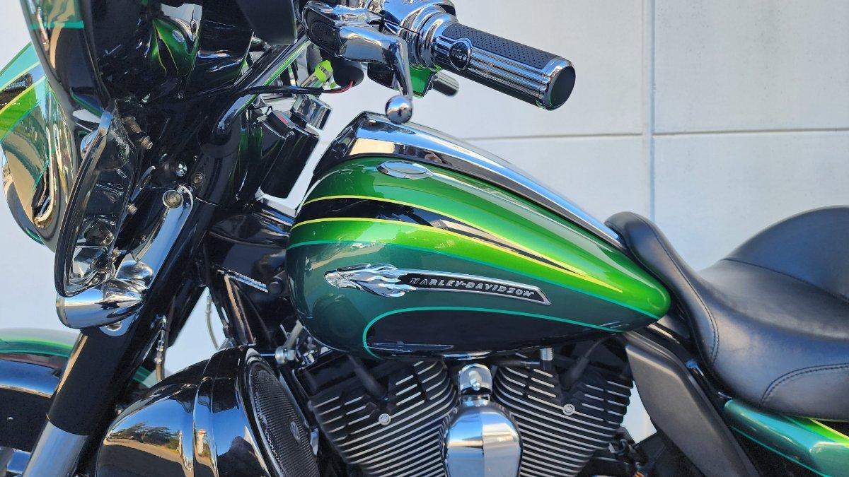 2011 HARLEY-DAVIDSON FLHXSE2 CVO STREET GLIDE CRUISER