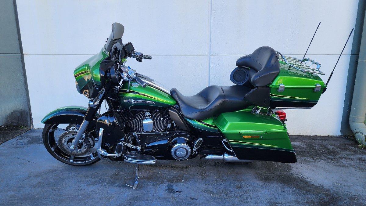 2011 HARLEY-DAVIDSON FLHXSE2 CVO STREET GLIDE CRUISER