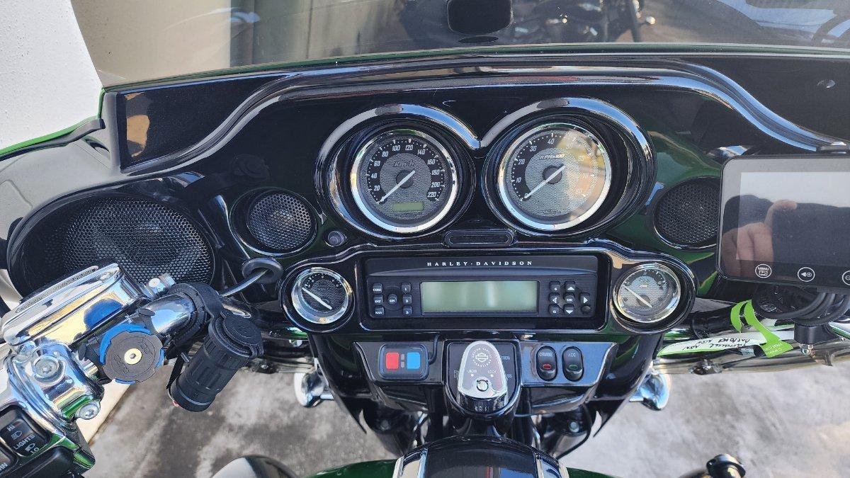 2011 HARLEY-DAVIDSON FLHXSE2 CVO STREET GLIDE CRUISER