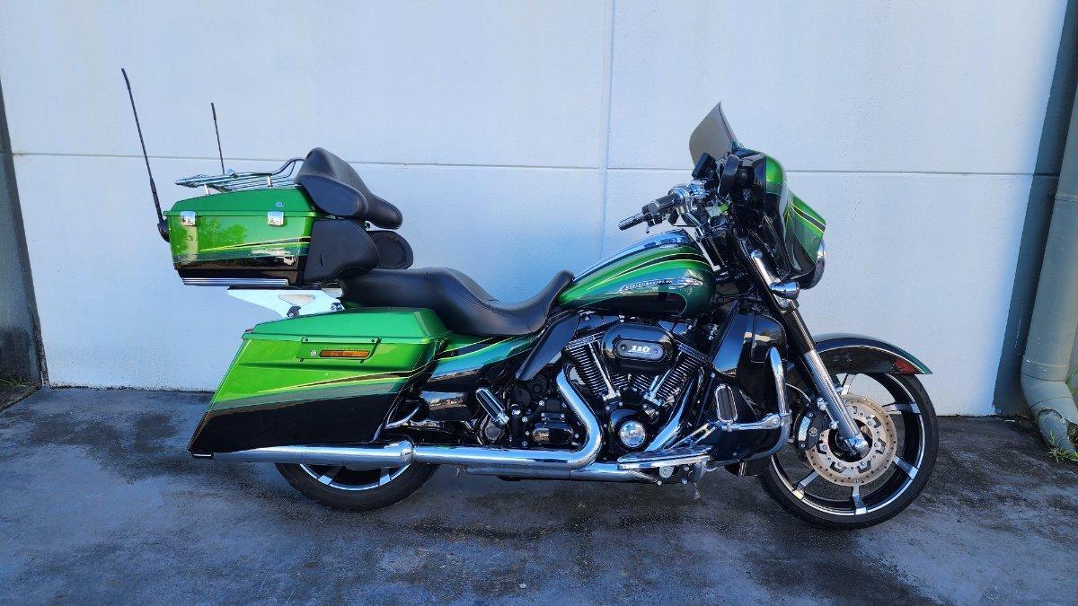 2011 HARLEY-DAVIDSON FLHXSE2 CVO STREET GLIDE CRUISER