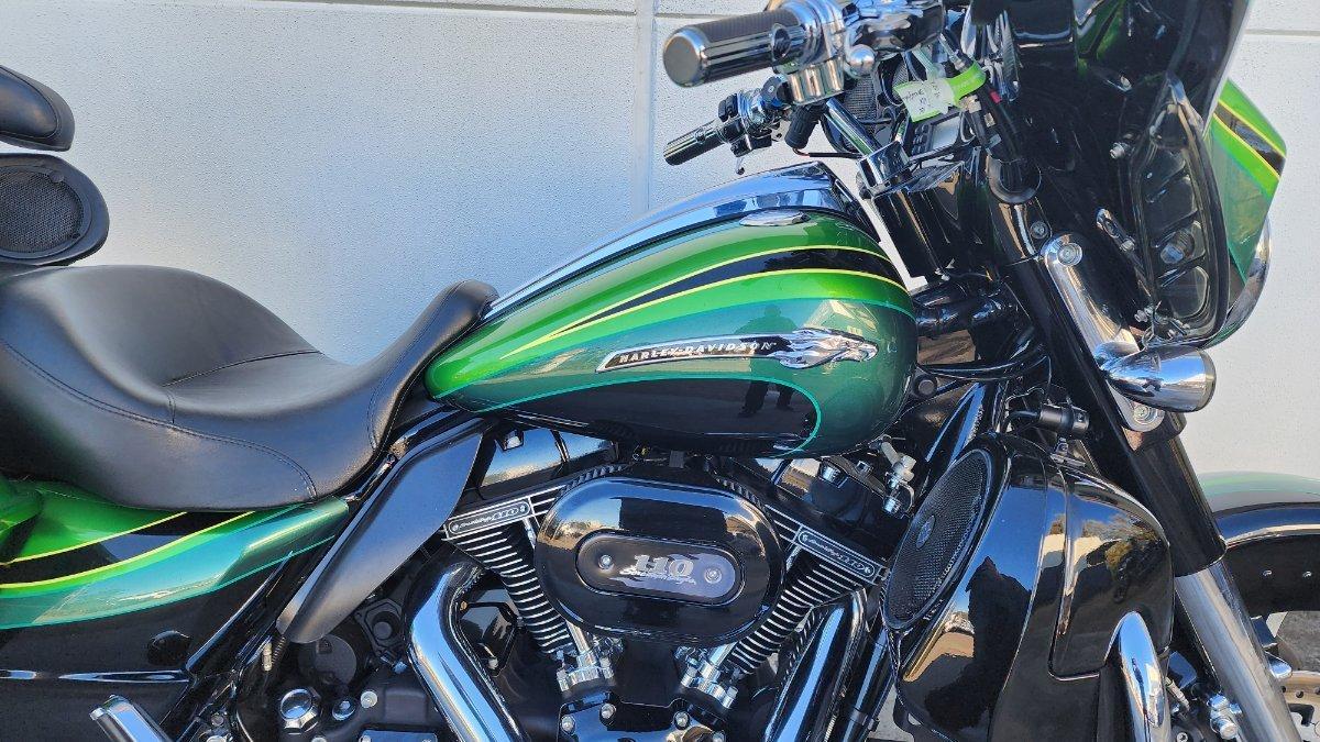 2011 HARLEY-DAVIDSON FLHXSE2 CVO STREET GLIDE CRUISER