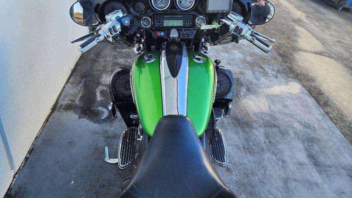 2011 HARLEY-DAVIDSON FLHXSE2 CVO STREET GLIDE CRUISER