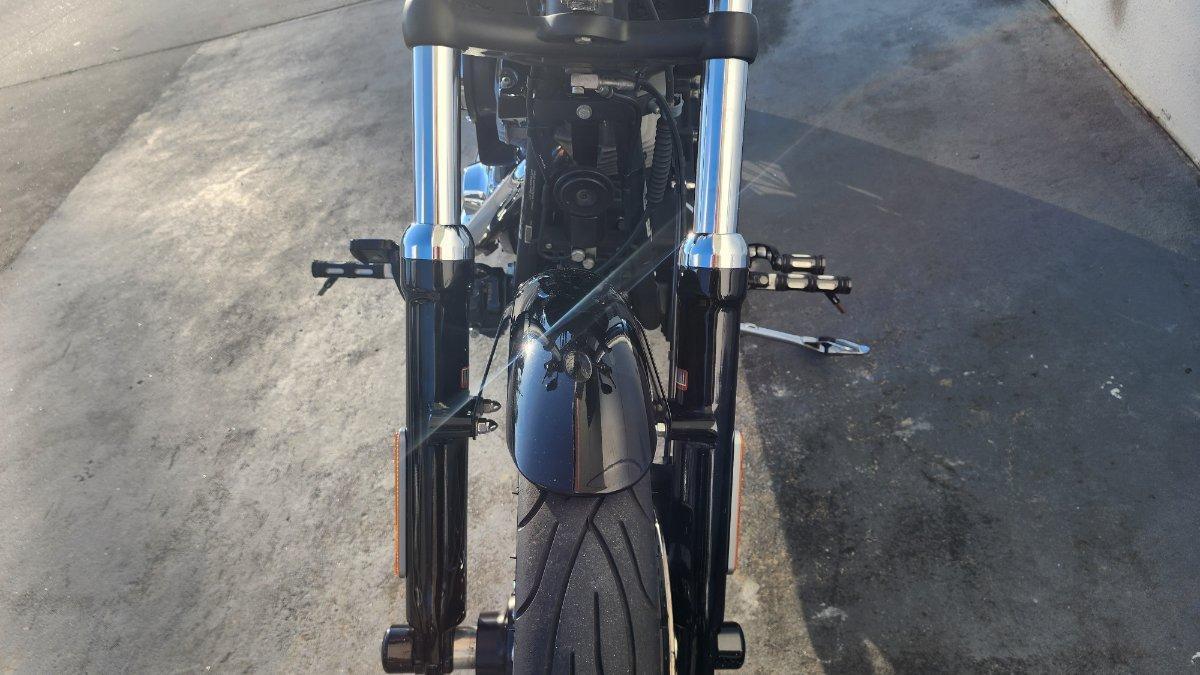 2011 HARLEY-DAVIDSON FXS BLACKLINE CRUISER