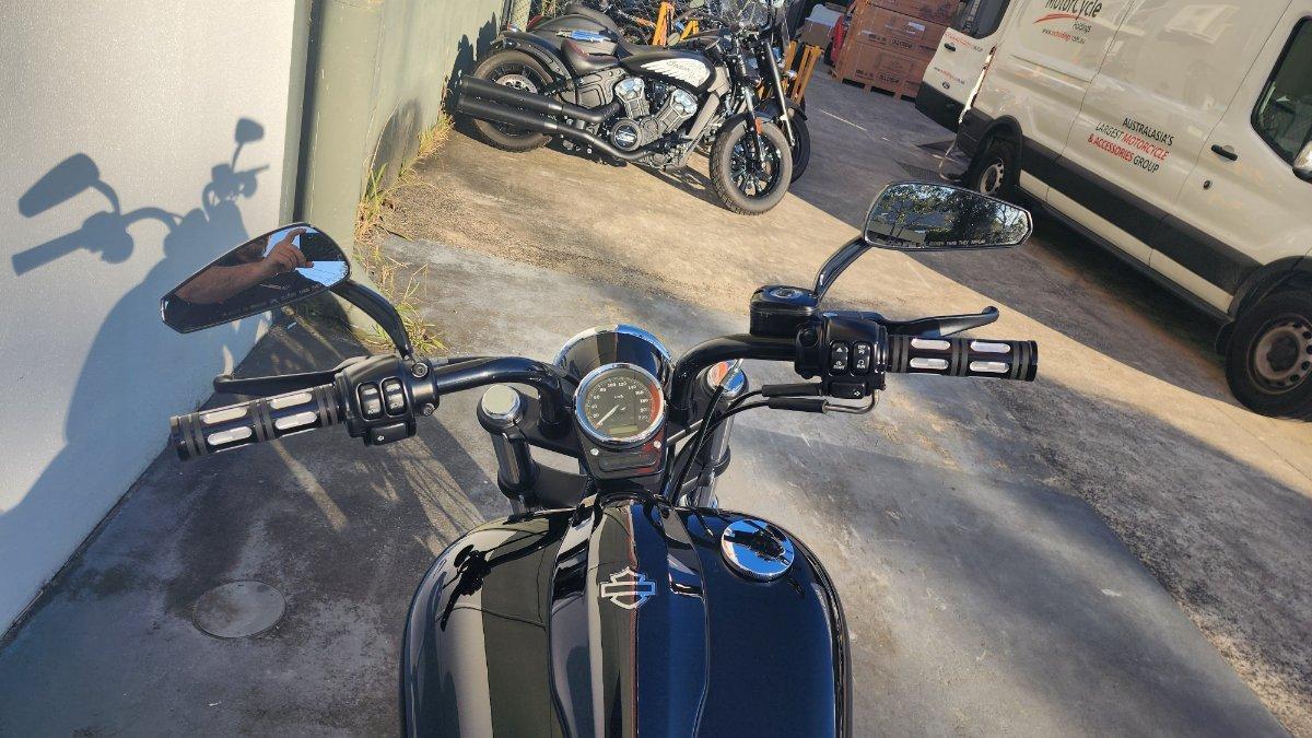 2011 HARLEY-DAVIDSON FXS BLACKLINE CRUISER