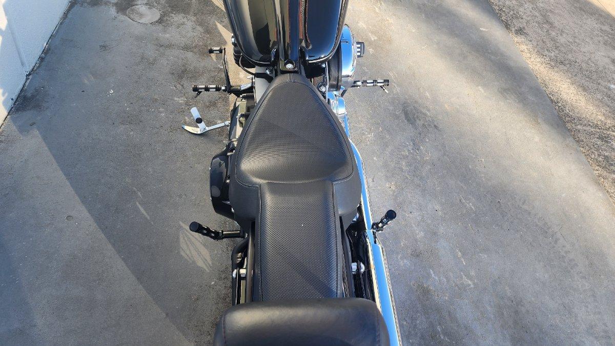 2011 HARLEY-DAVIDSON FXS BLACKLINE CRUISER