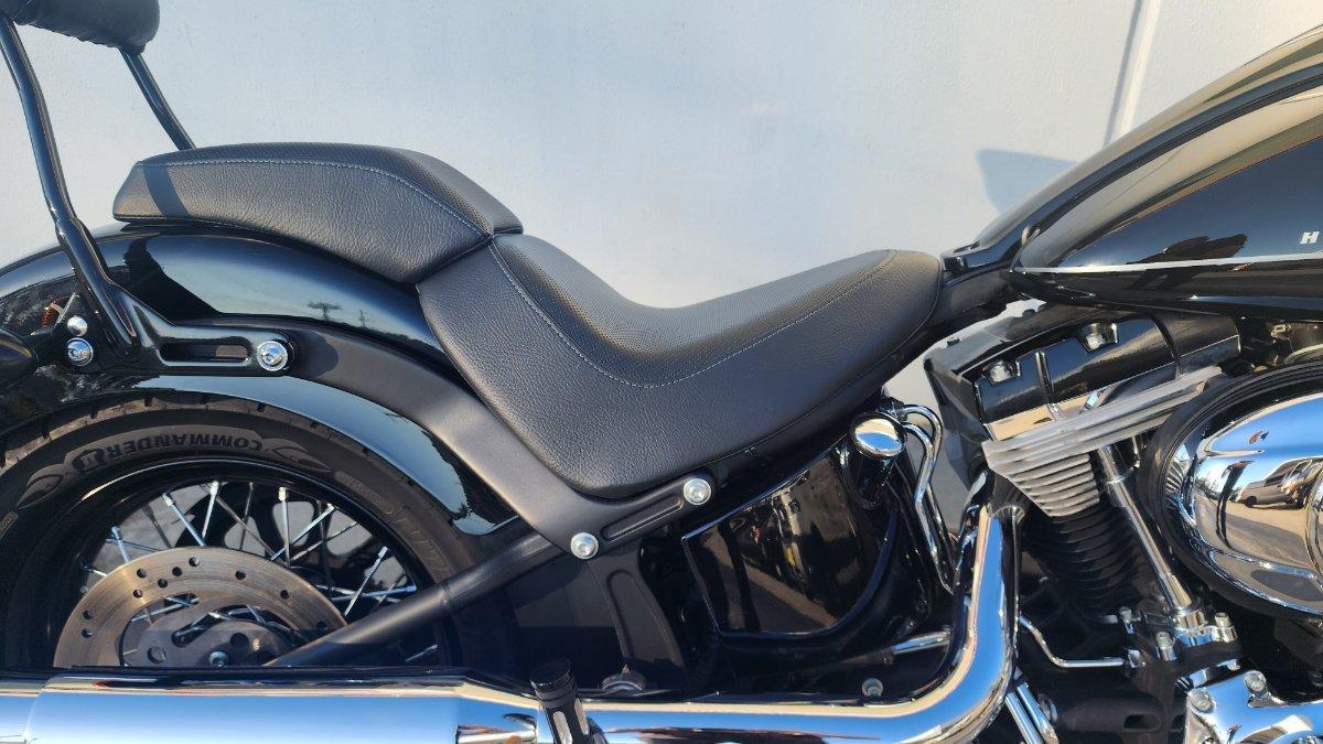 2011 HARLEY-DAVIDSON FXS BLACKLINE CRUISER