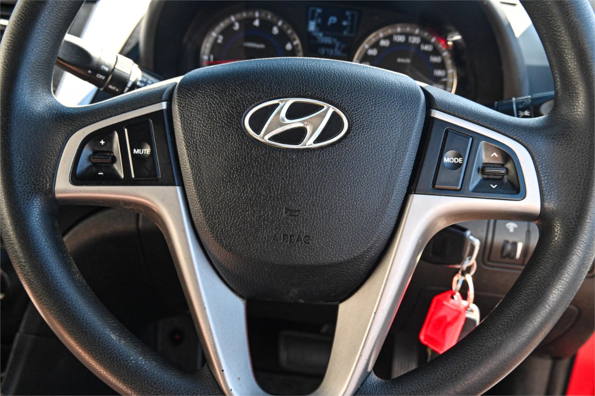 2016 HYUNDAI ACCENT RB3 MY16 ACTIVE CVT AUTO 6 SPEED 5D HATCHBACK