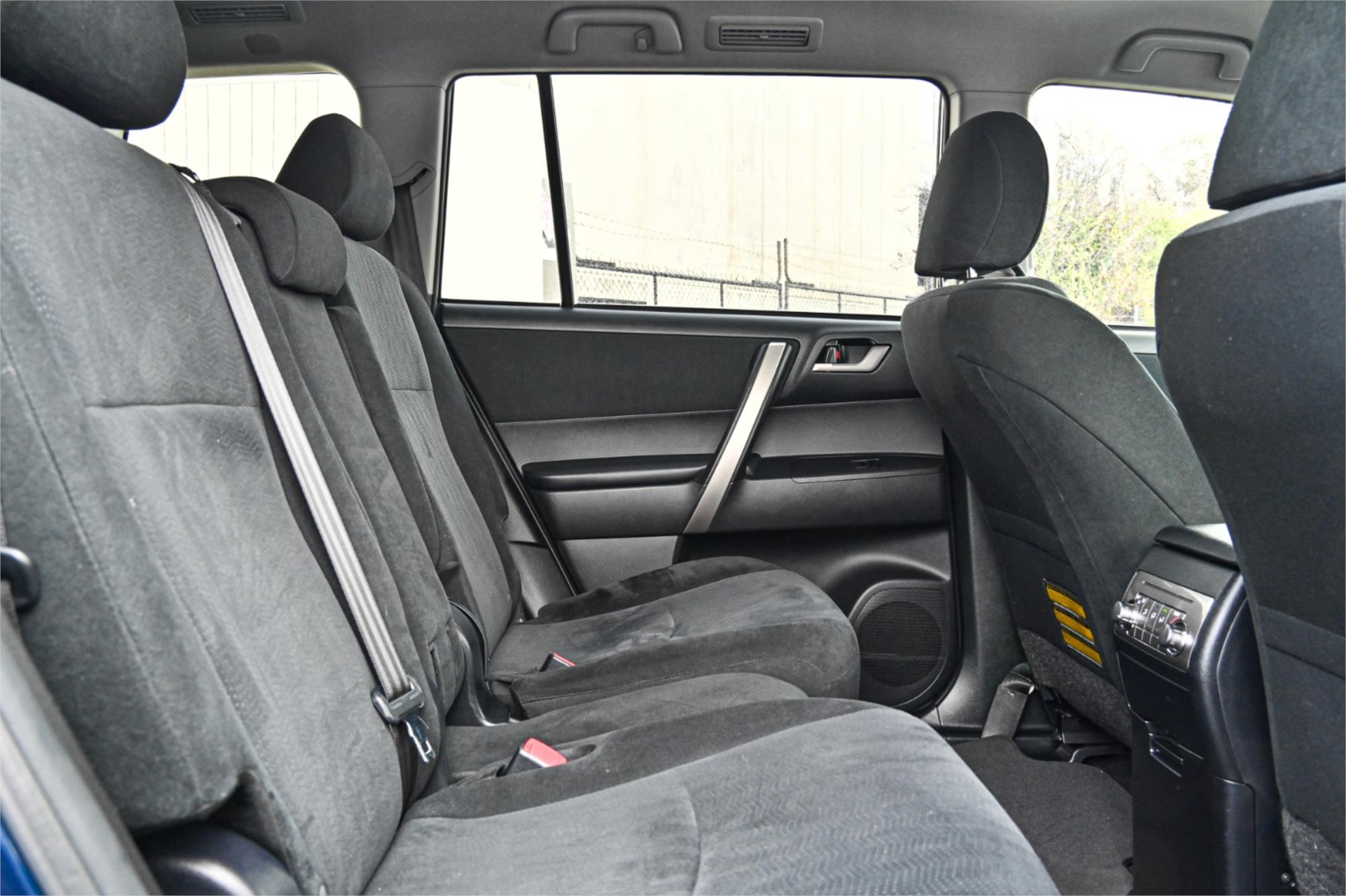 2013 TOYOTA KLUGER GSU40R MY11 UPGRADE KX-R (FWD) 7 SEAT 5 SP AUTOMATIC 4D WAGON