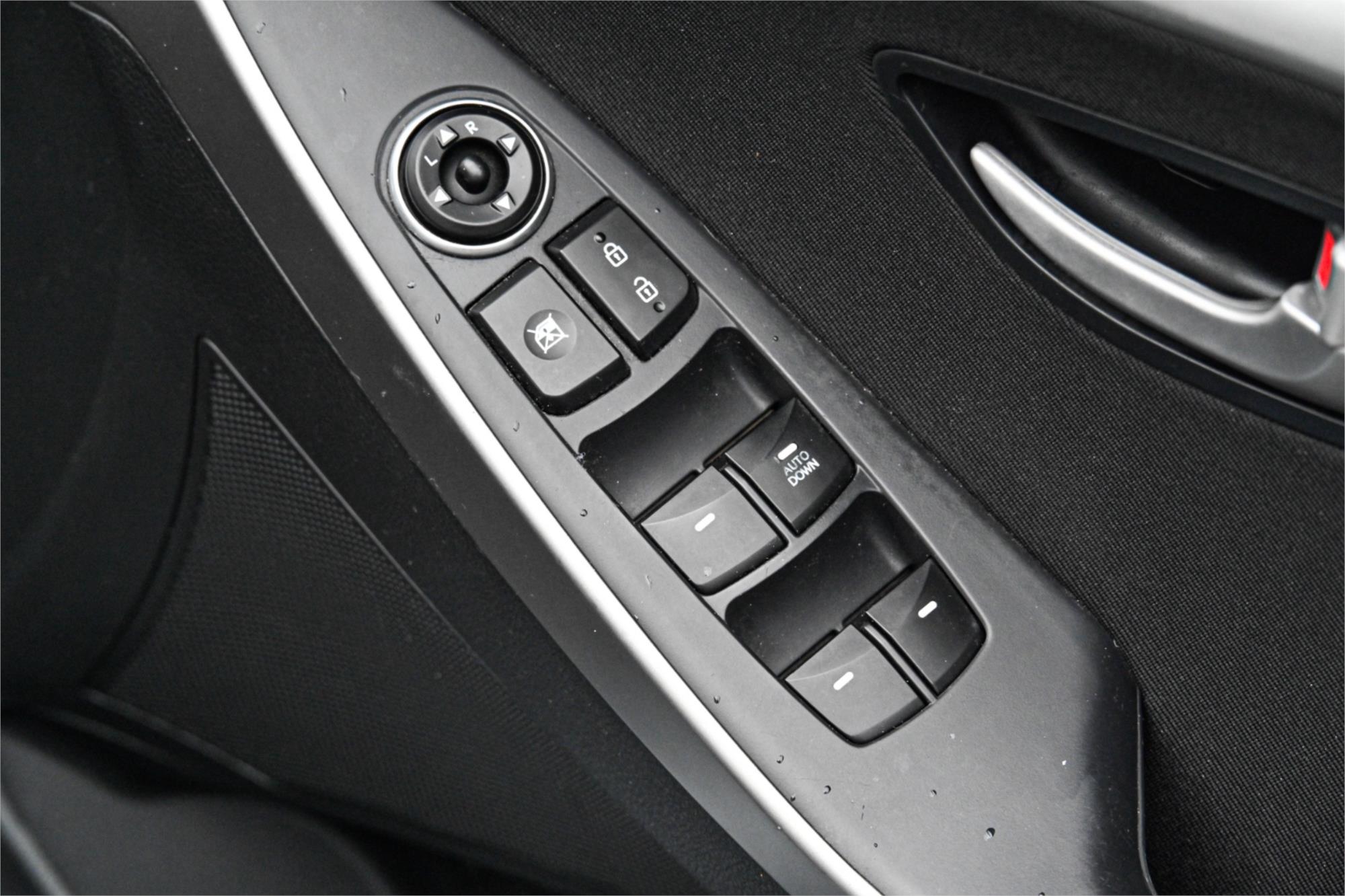 2013 HYUNDAI i30 GD ACTIVE 6 SP AUTOMATIC 5D HATCHBACK