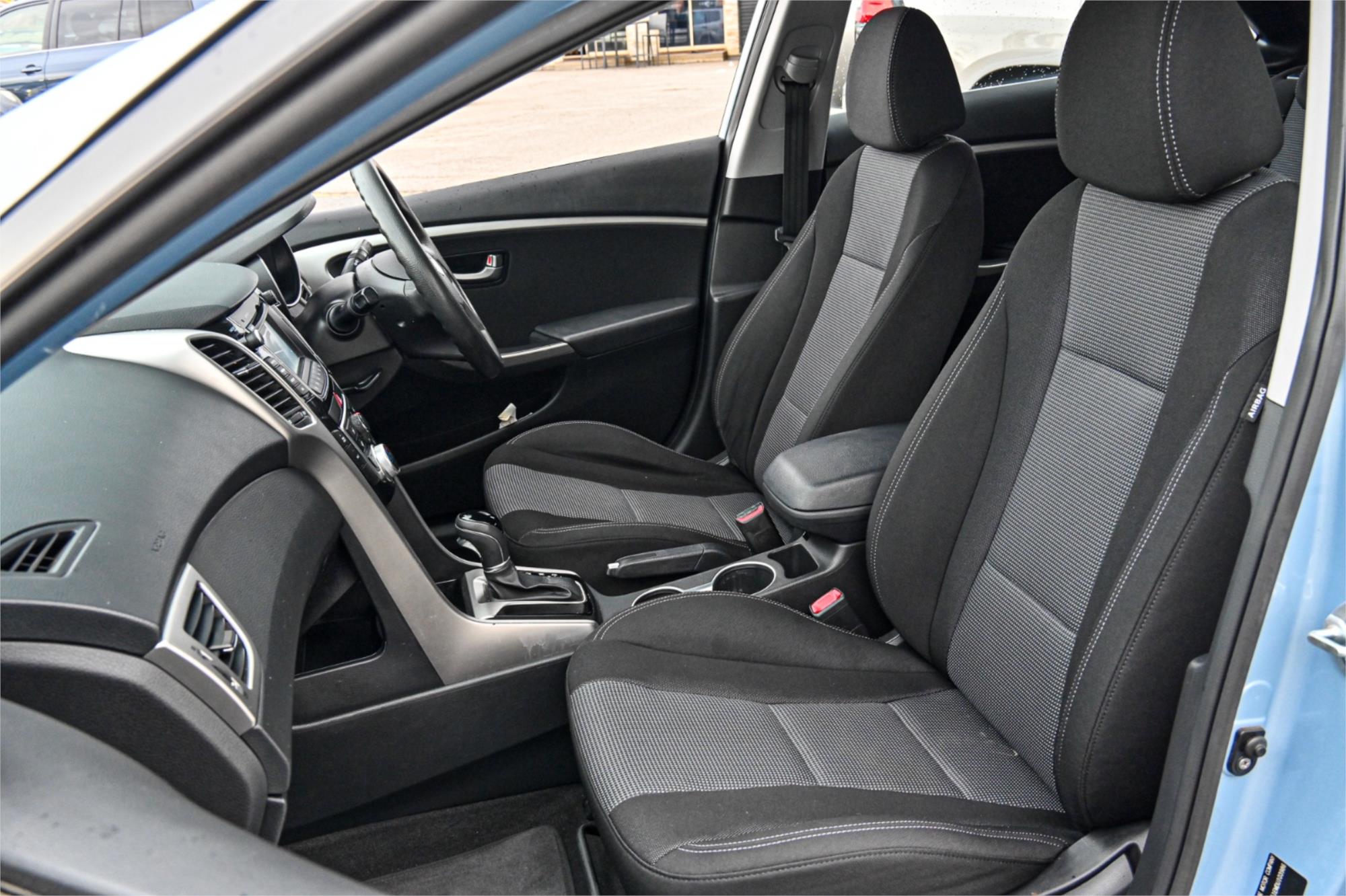2013 HYUNDAI i30 GD ACTIVE 6 SP AUTOMATIC 5D HATCHBACK