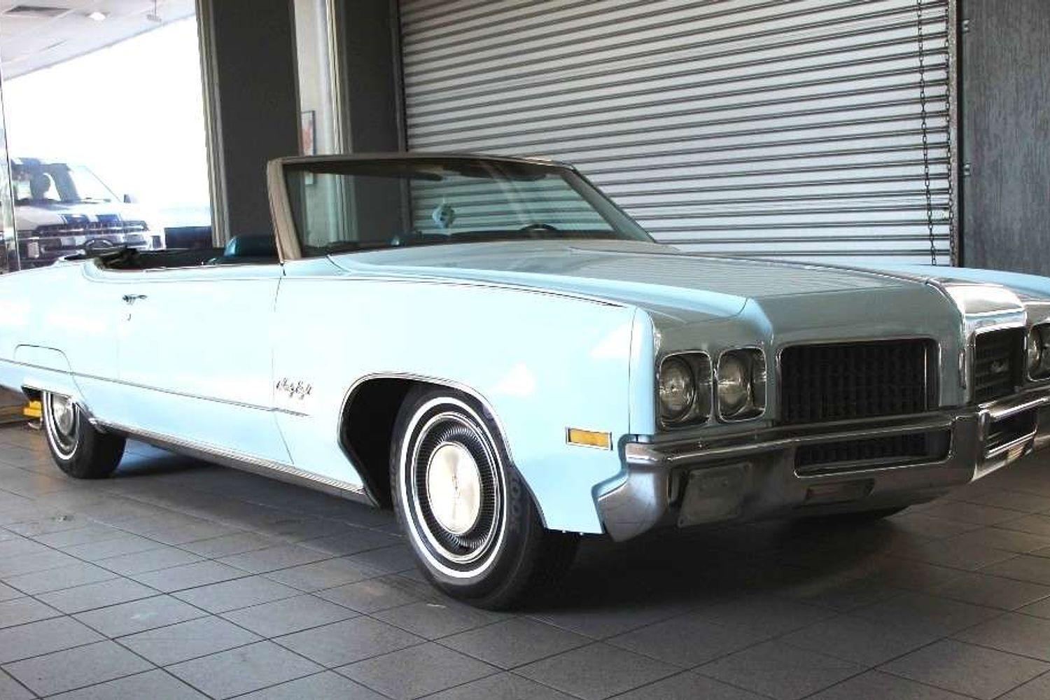 1970 OLDSMOBILE NINETY-EIGHT AUTO COUPE
