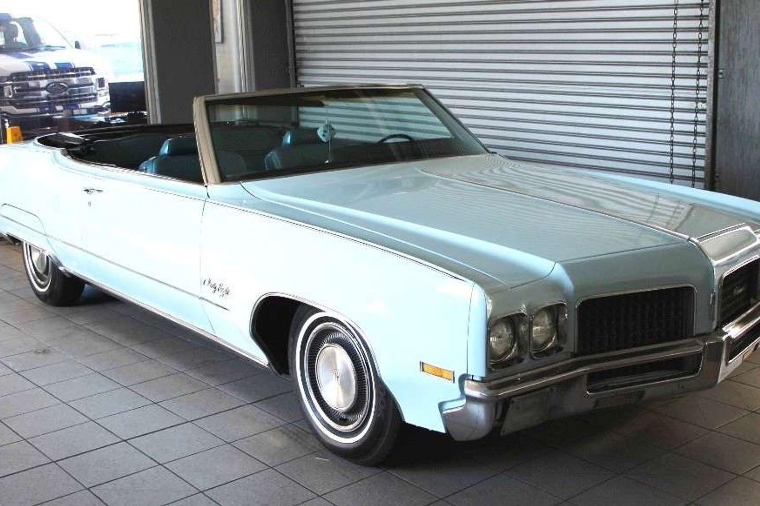 1970 OLDSMOBILE NINETY-EIGHT AUTO COUPE