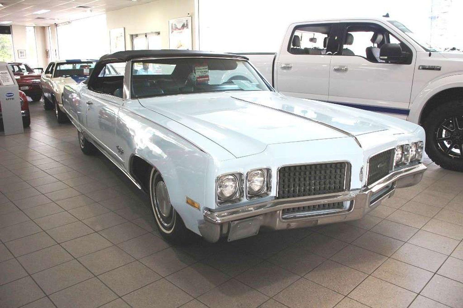 1970 OLDSMOBILE NINETY-EIGHT AUTO COUPE