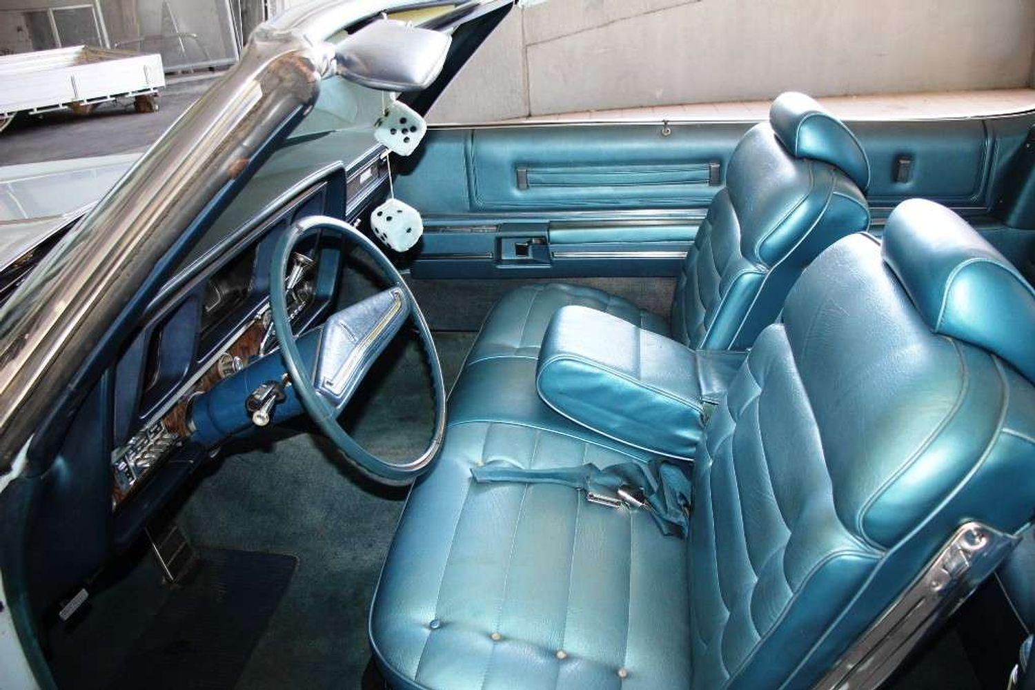 1970 OLDSMOBILE NINETY-EIGHT AUTO COUPE