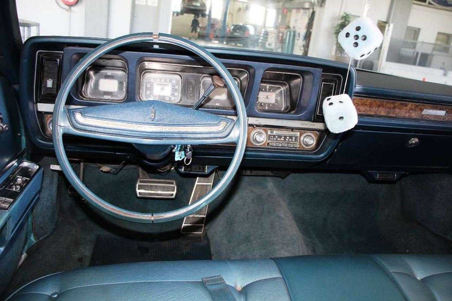 1970 OLDSMOBILE NINETY-EIGHT AUTO COUPE