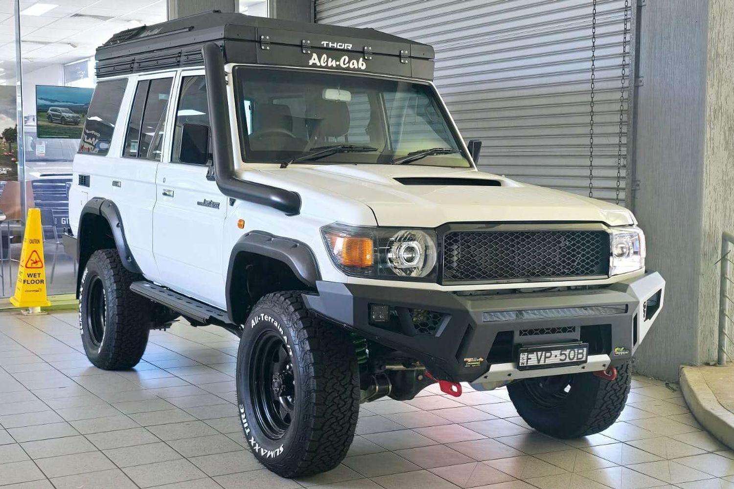 2016 TOYOTA LANDCRUISER VDJ76R MY12 UPDATE WORKMATE (4x4) 5 SP MANUAL 4D WAGON