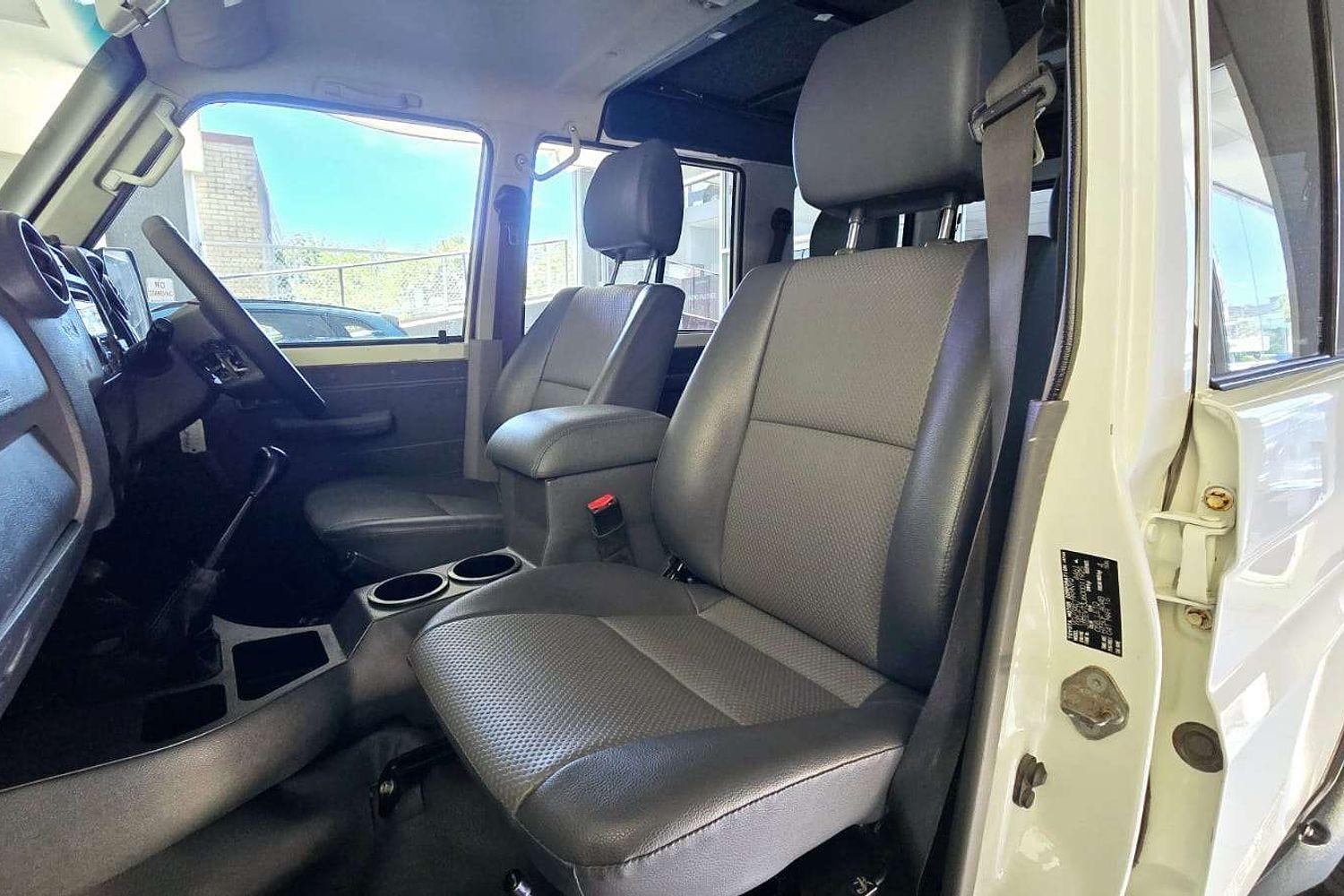 2016 TOYOTA LANDCRUISER VDJ76R MY12 UPDATE WORKMATE (4x4) 5 SP MANUAL 4D WAGON