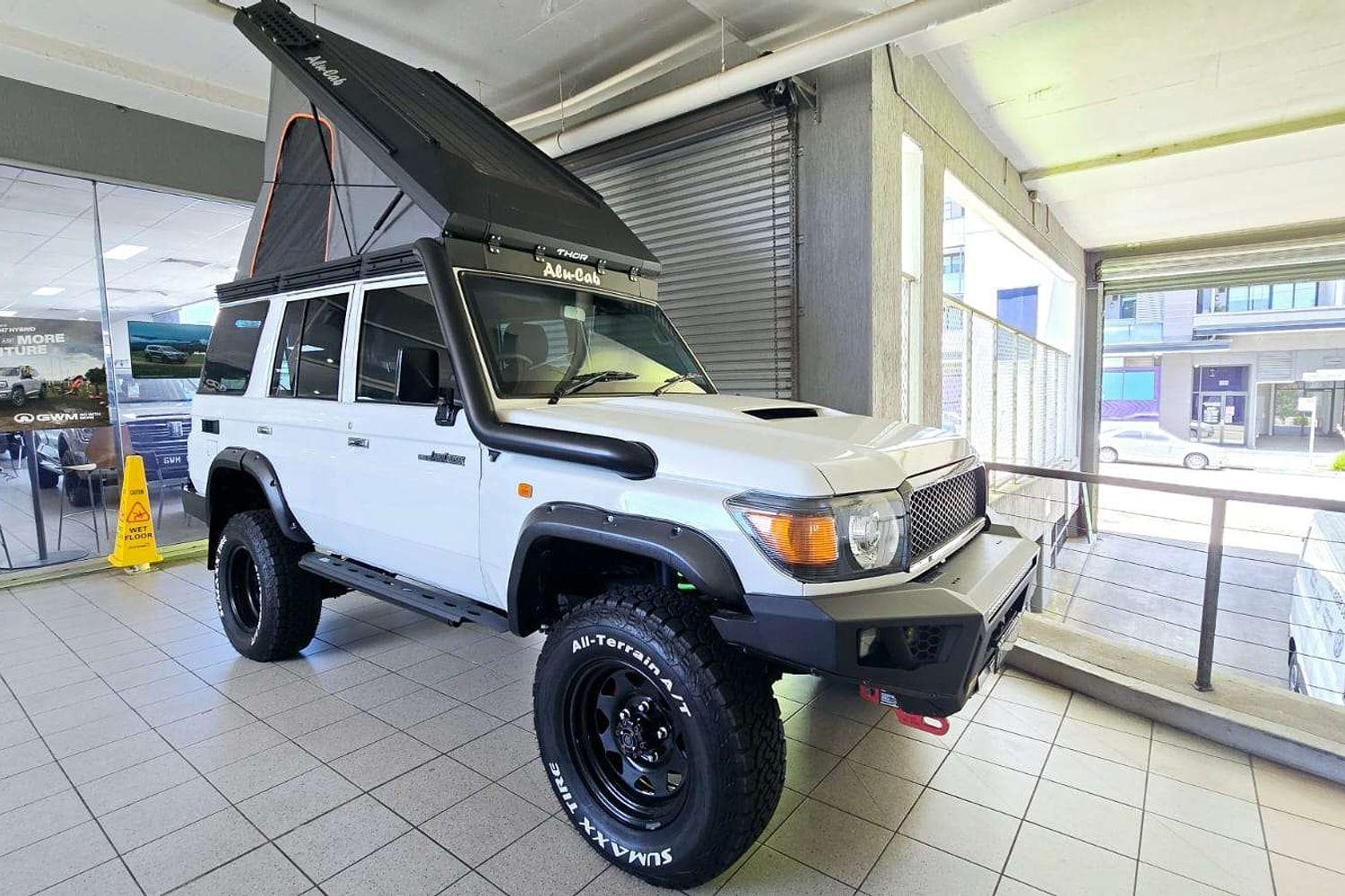 2016 TOYOTA LANDCRUISER VDJ76R MY12 UPDATE WORKMATE (4x4) 5 SP MANUAL 4D WAGON
