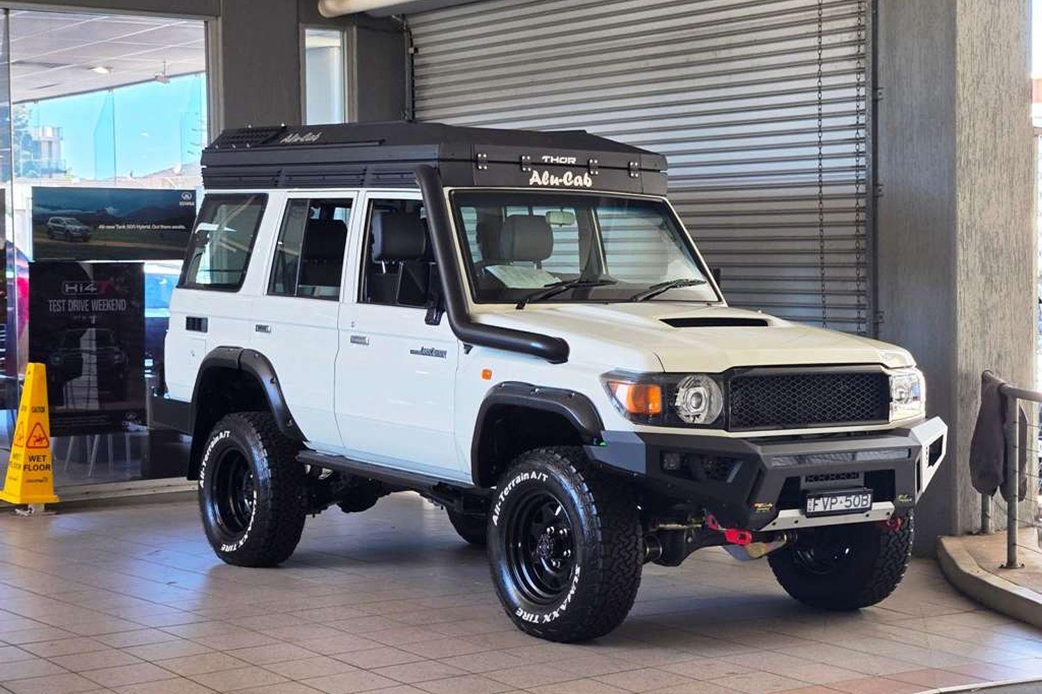 2016 TOYOTA LANDCRUISER VDJ76R MY12 UPDATE WORKMATE (4x4) 5 SP MANUAL 4D WAGON