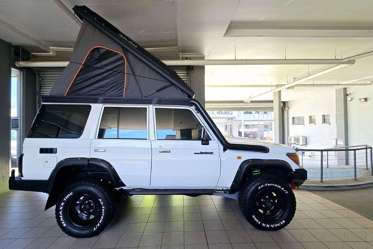 2016 TOYOTA LANDCRUISER VDJ76R MY12 UPDATE WORKMATE (4x4) 5 SP MANUAL 4D WAGON