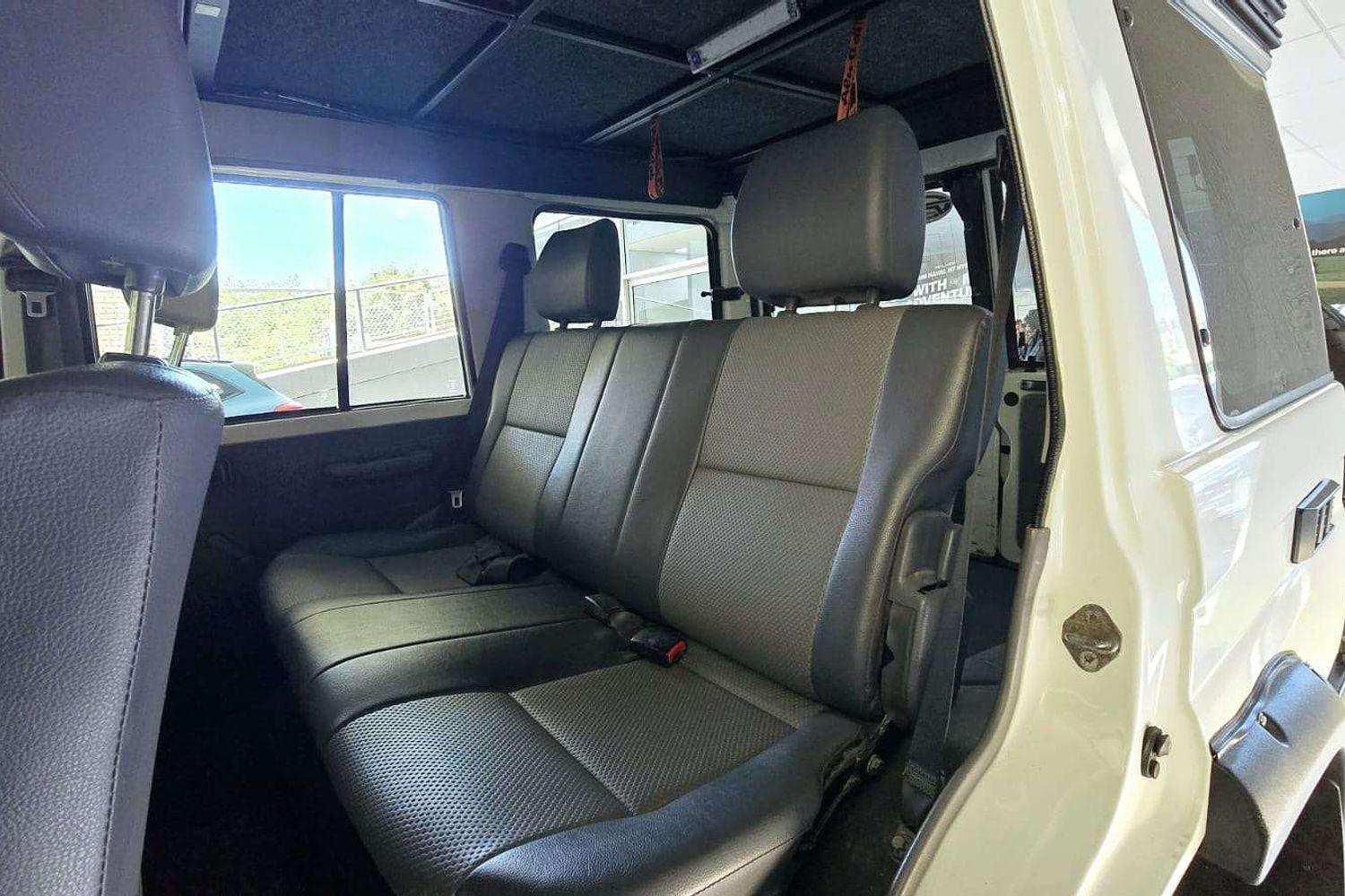 2016 TOYOTA LANDCRUISER VDJ76R MY12 UPDATE WORKMATE (4x4) 5 SP MANUAL 4D WAGON