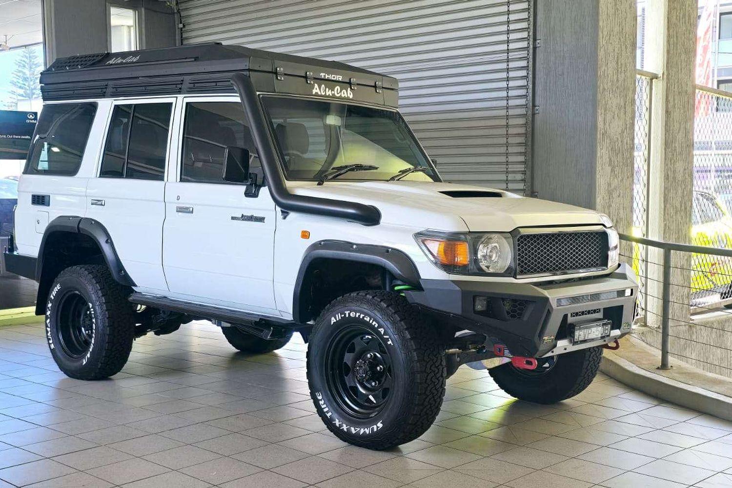 2016 TOYOTA LANDCRUISER VDJ76R MY12 UPDATE WORKMATE (4x4) 5 SP MANUAL 4D WAGON